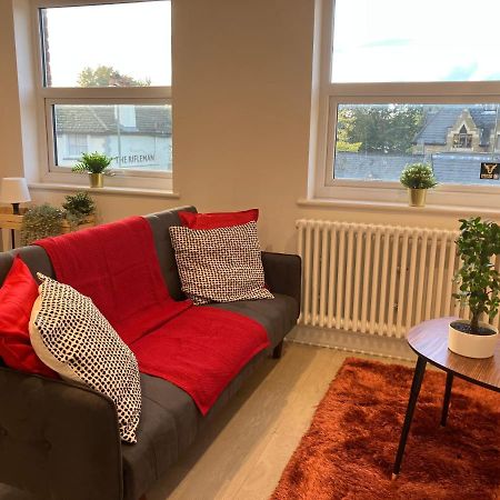 Magnificent Refurbished 1 Bed Flat Few Steps To High St ! - 4 East House Lejlighed Epsom Eksteriør billede